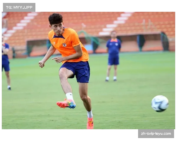 大连可为球员白合提亚尔凌空抽射斩获首球 表现亮眼